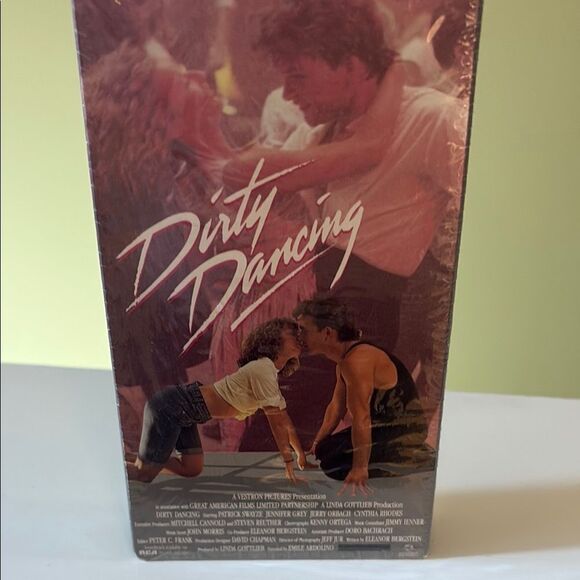 Dirty Dancing VHS Tape with Iconic Scenes - Picture 1 of 5
